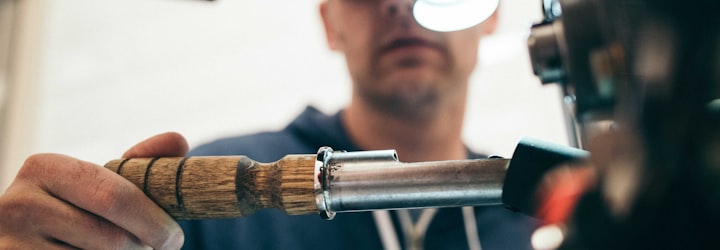 Ilustrasi grafis tentang keamanan siber dan perlindungan data digital